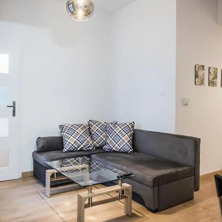 Ferienwohnung Blue Geranium With Private Backyard Thessaloniki Exterior foto