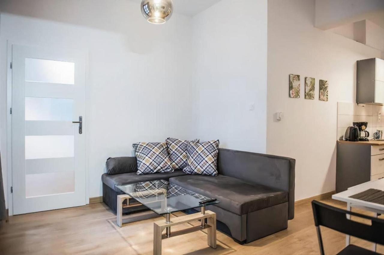 Ferienwohnung Blue Geranium With Private Backyard Thessaloniki Exterior foto